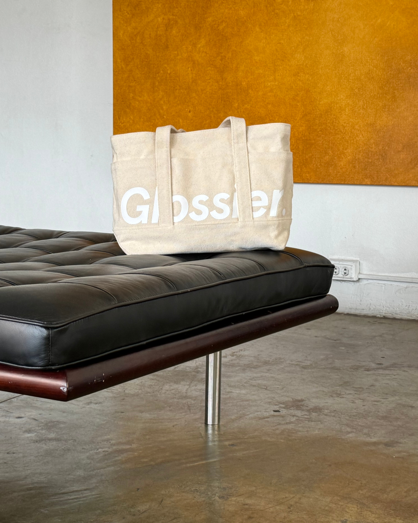 SRC_AD7117E23A5BF8FF Glossier Utility Bag