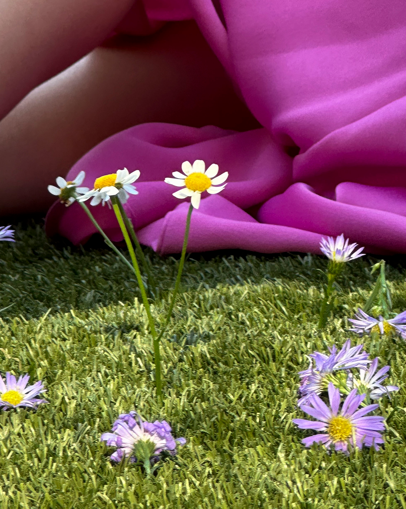 SRC_2E6BA2A78A206EF7 Glossier You Fleur